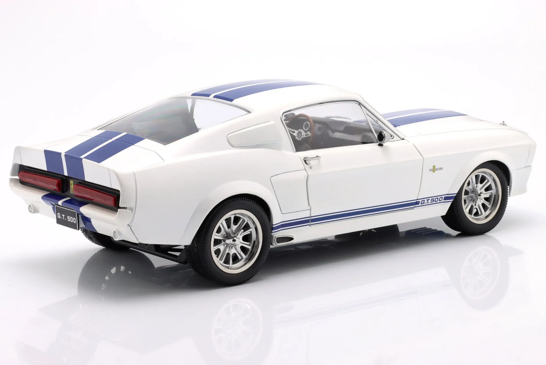 Ford Mustang Shelby GT500 Baujahr 1967 weiß / blau 1:12 KK-Scale