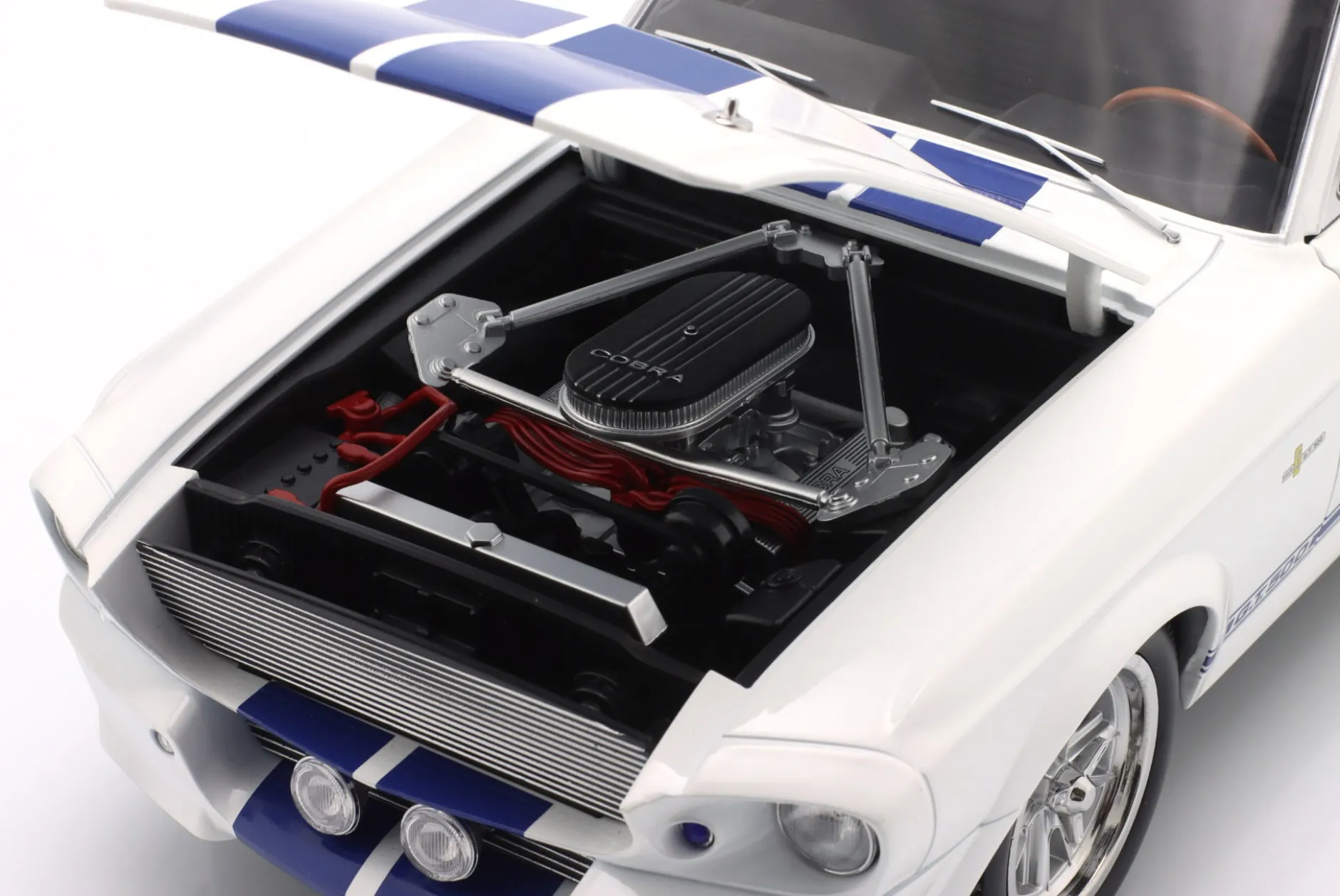 Ford Mustang Shelby GT500 Baujahr 1967 weiß / blau 1:12 KK-Scale