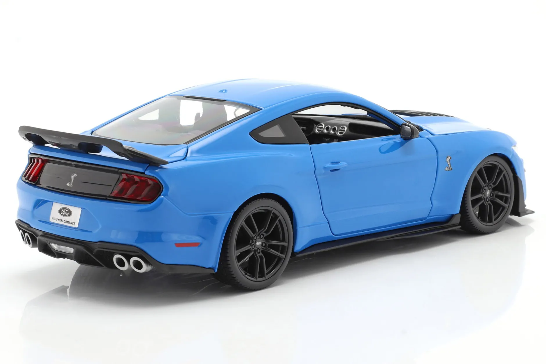 Ford Mustang Shelby GT500 Baujahr 2020 blau 1:18 Maisto