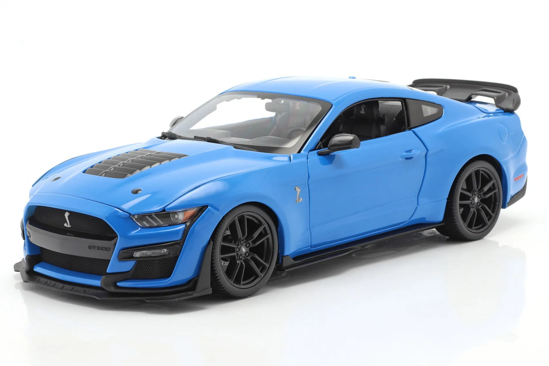 Ford Mustang Shelby GT500 Baujahr 2020 blau 1:18 Maisto