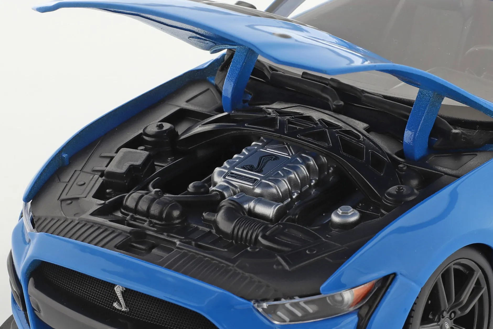 Ford Mustang Shelby GT500 Baujahr 2020 blau 1:18 Maisto