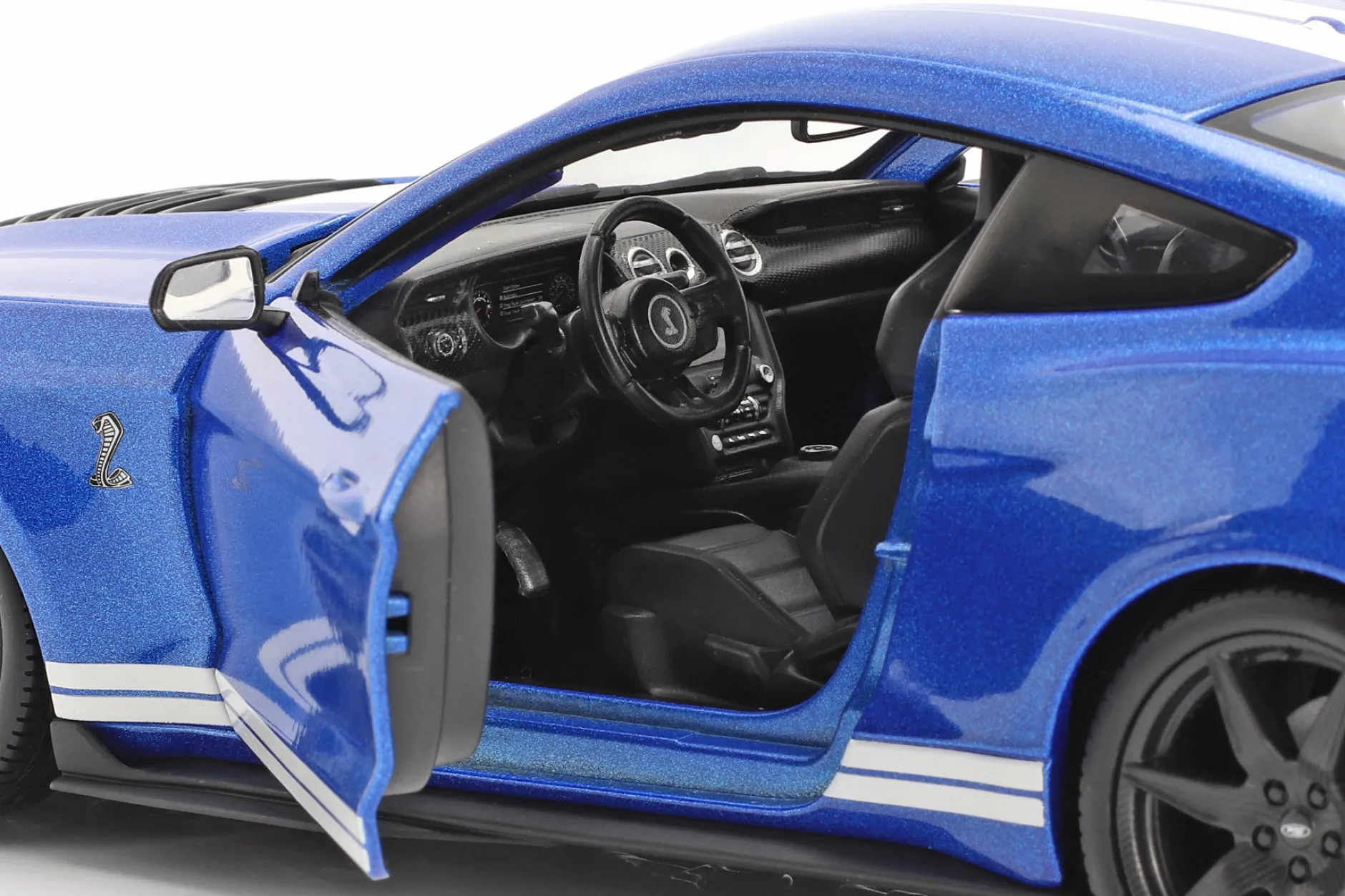Ford Mustang Shelby GT500 Baujahr 2020 blau 1:18 Maisto