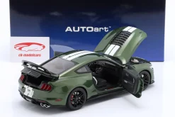 Ford Mustang Shelby GT500 dunkelgrün / weiß 1:18 AUTOart