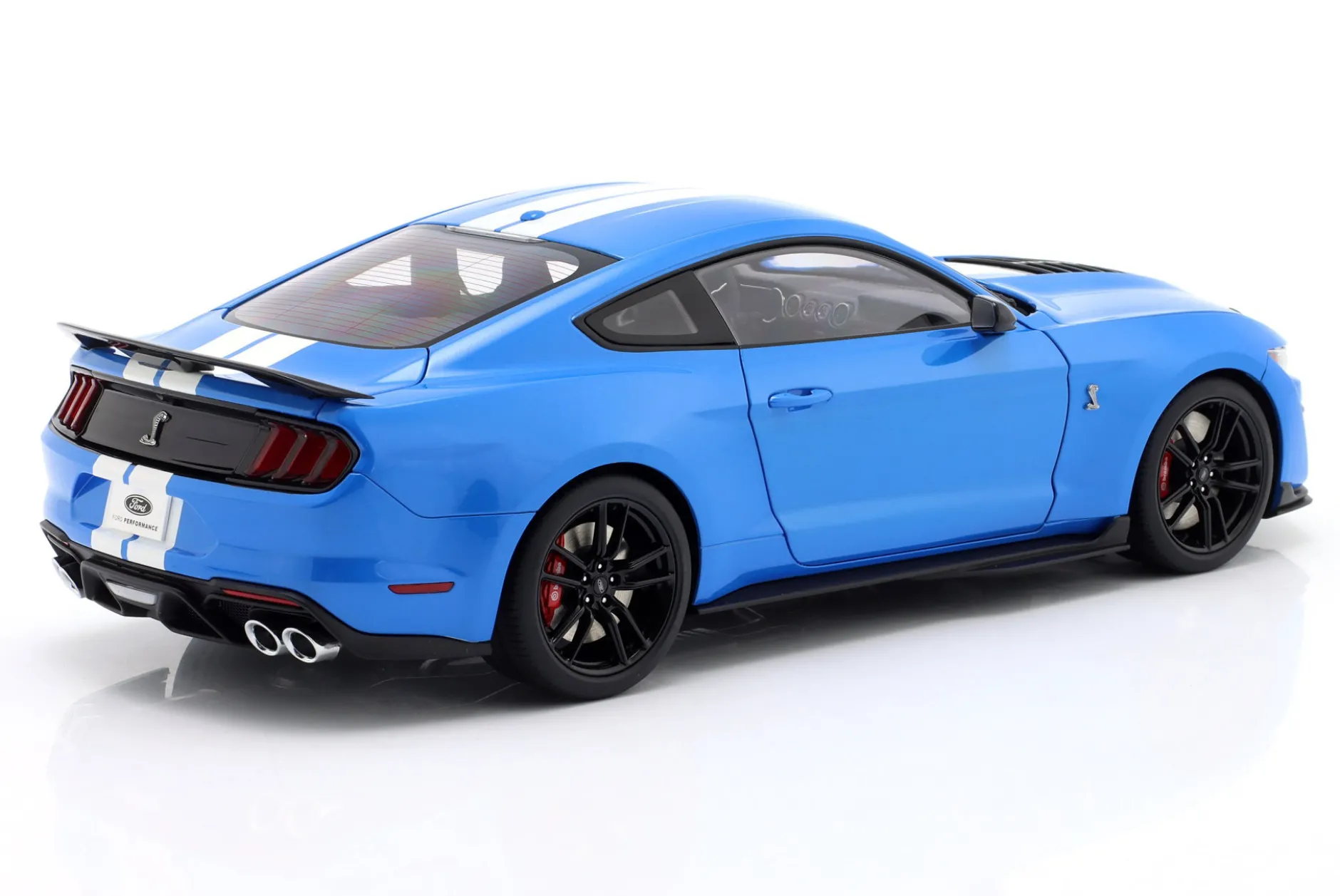 Ford Mustang Shelby GT500 grabber blau / weiße Streifen 1:18 AUTOart