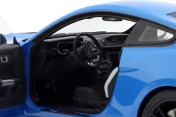 Ford Mustang Shelby GT500 grabber blau / weiße Streifen 1:18 AUTOart