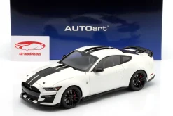 Ford Mustang Shelby GT500 weiß / schwarz 1:18 AUTOart