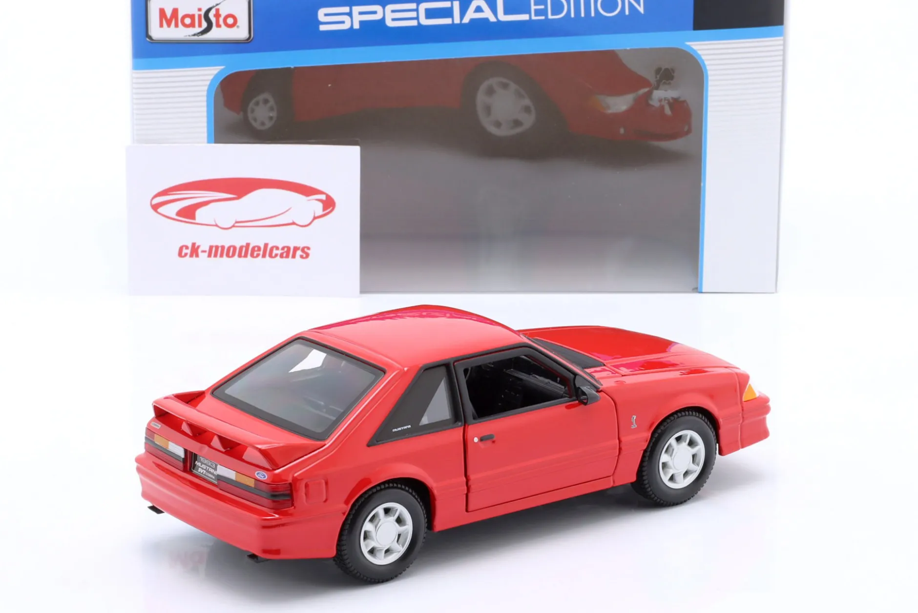 Ford Mustang SVT Cobra Baujahr 1993 rot 1:24 Maisto