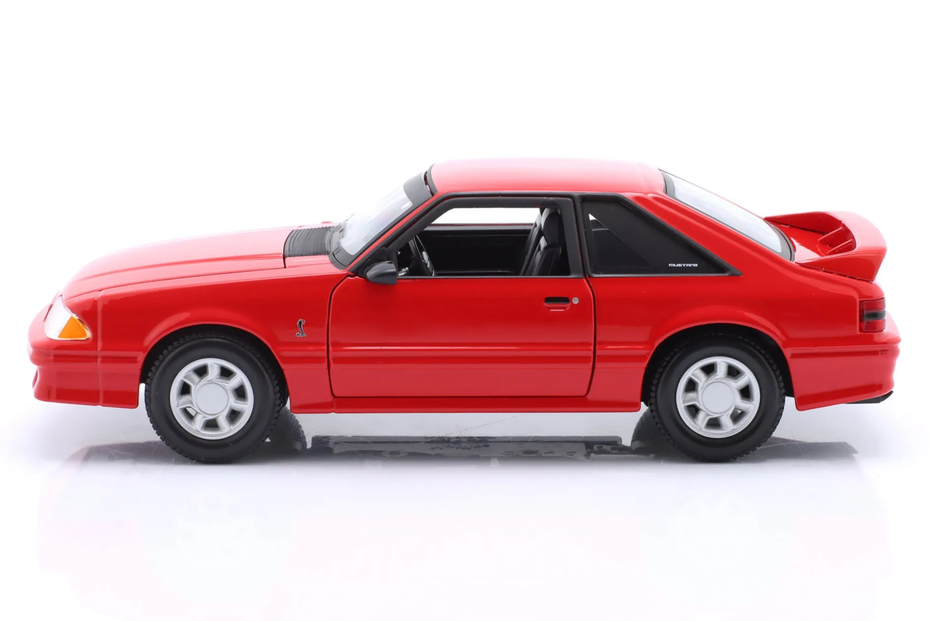Ford Mustang SVT Cobra Baujahr 1993 rot 1:24 Maisto