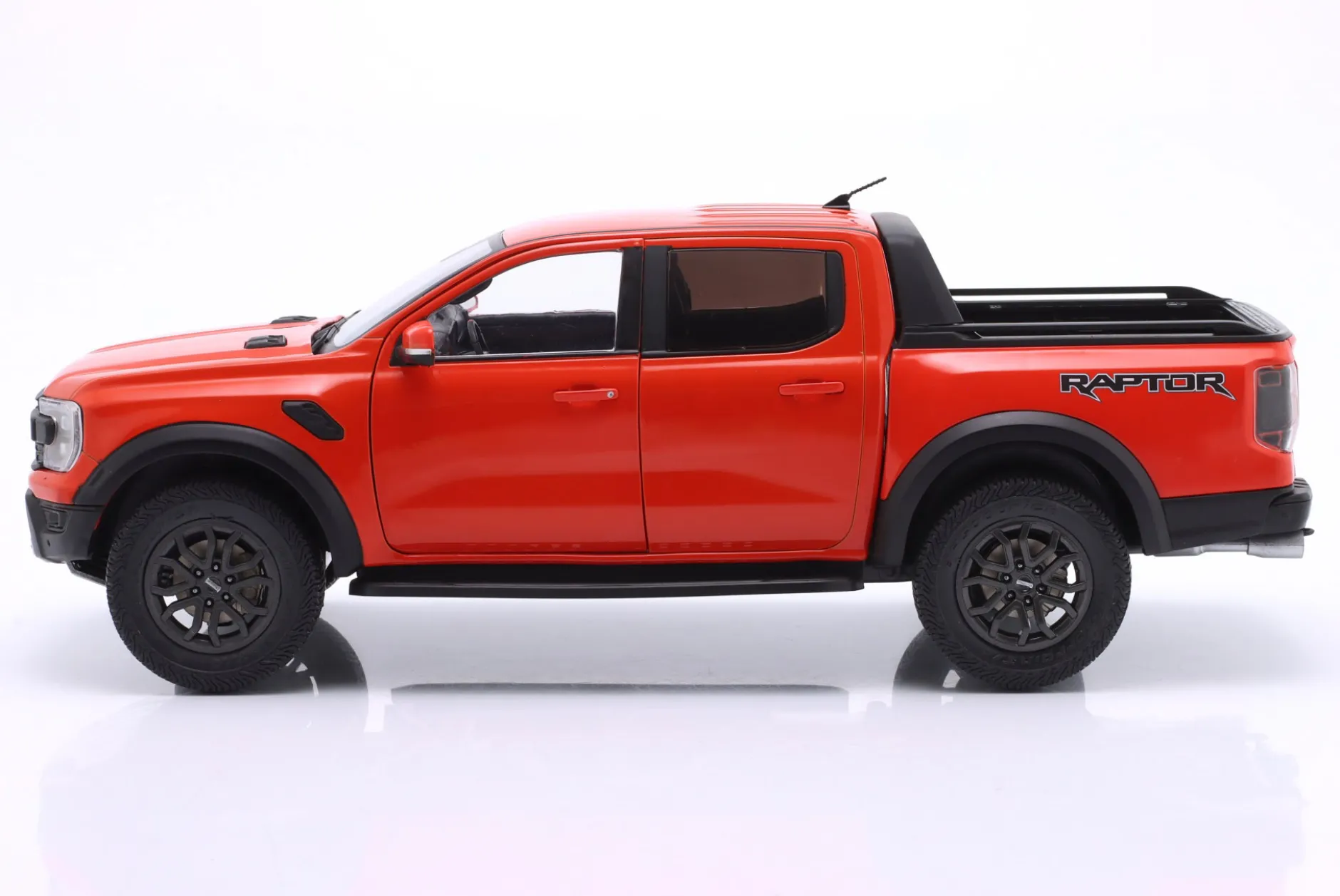 Ford Ranger Raptor Pick-Up Baujahr 2024 orange 1:18 Solido