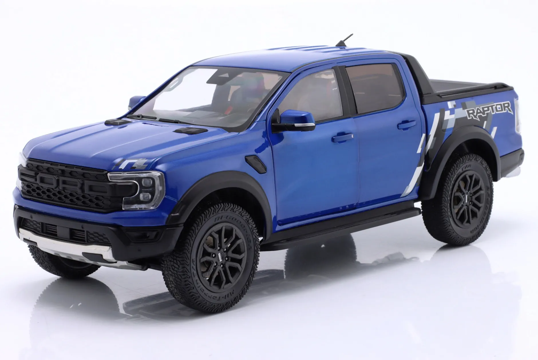 Ford Ranger Raptor Pick-Up Baujahr 2024 blau 1:18 Solido