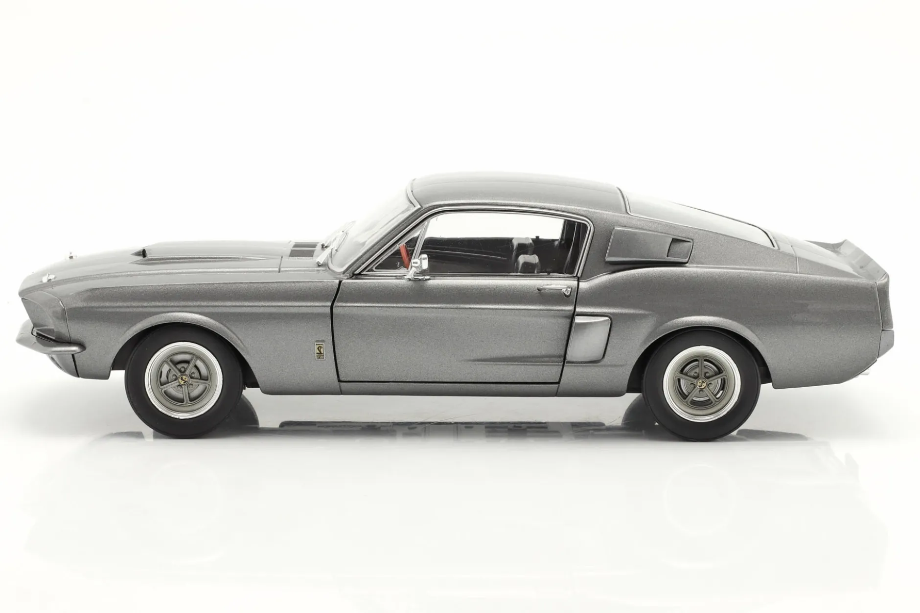 Ford Shelby Mustang GT500 Baujahr 1969 grau 1:18 Solido