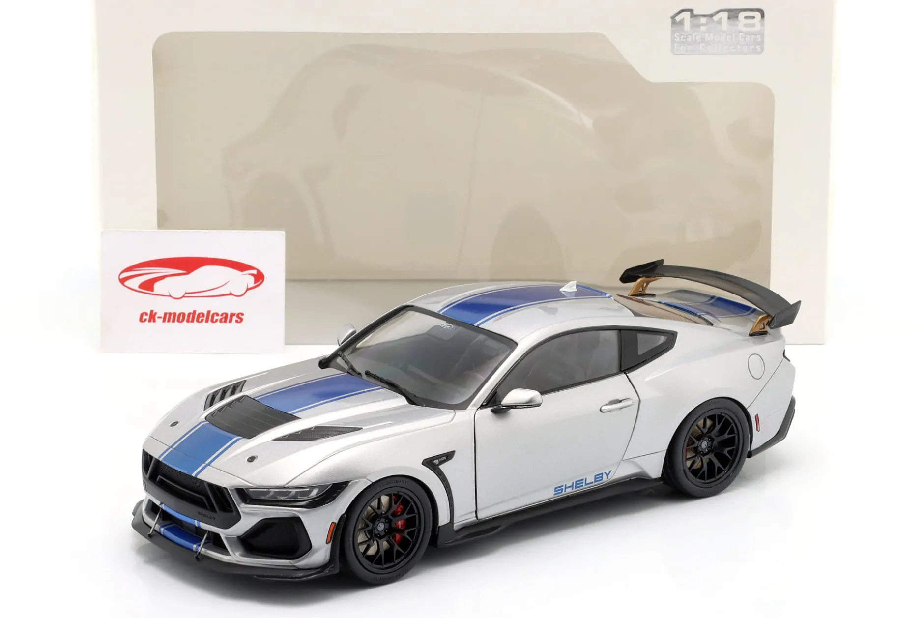 Ford Shelby Mustang Super Snake Baujahr 2025 silbergrau metallic 1:18 Solido