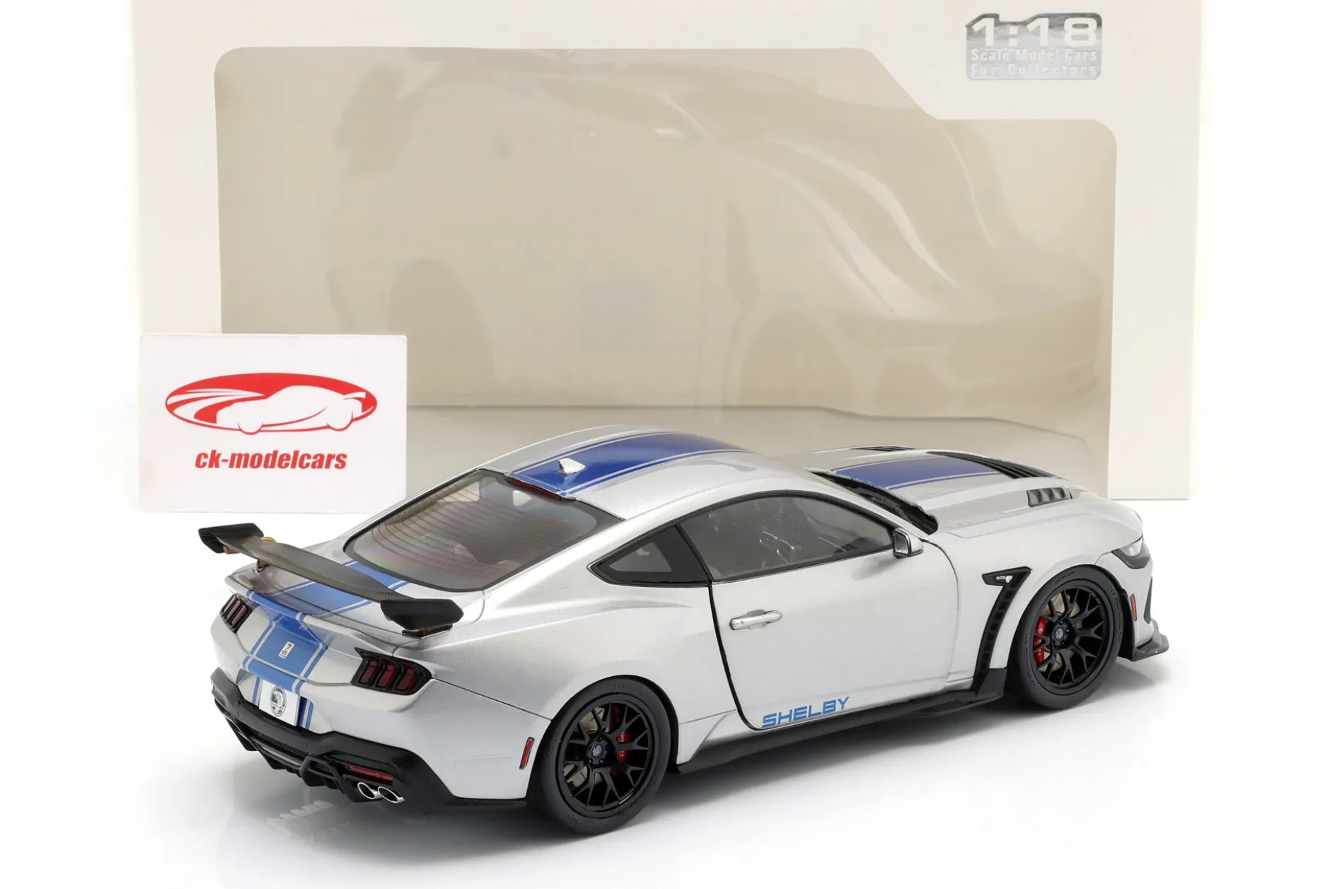 Ford Shelby Mustang Super Snake Baujahr 2025 silbergrau metallic 1:18 Solido