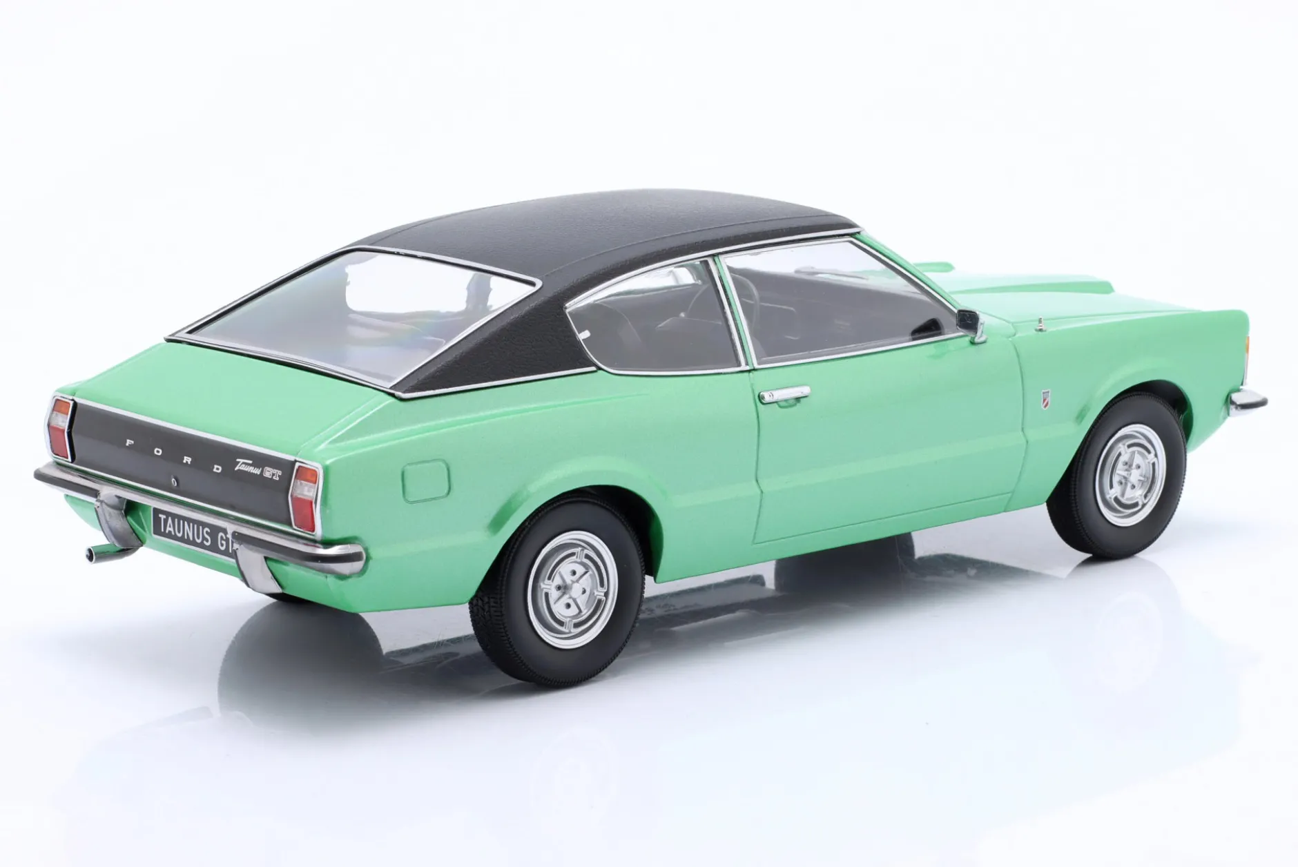 Ford Taunus GT Coupe mit Vinyldach 1971 grün metallic / schwarz 1:18 KK-Scale