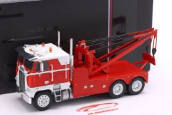 Freightliner FLA Abschleppwagen Baujahr 1987 rot / weiß 1:43 Ixo