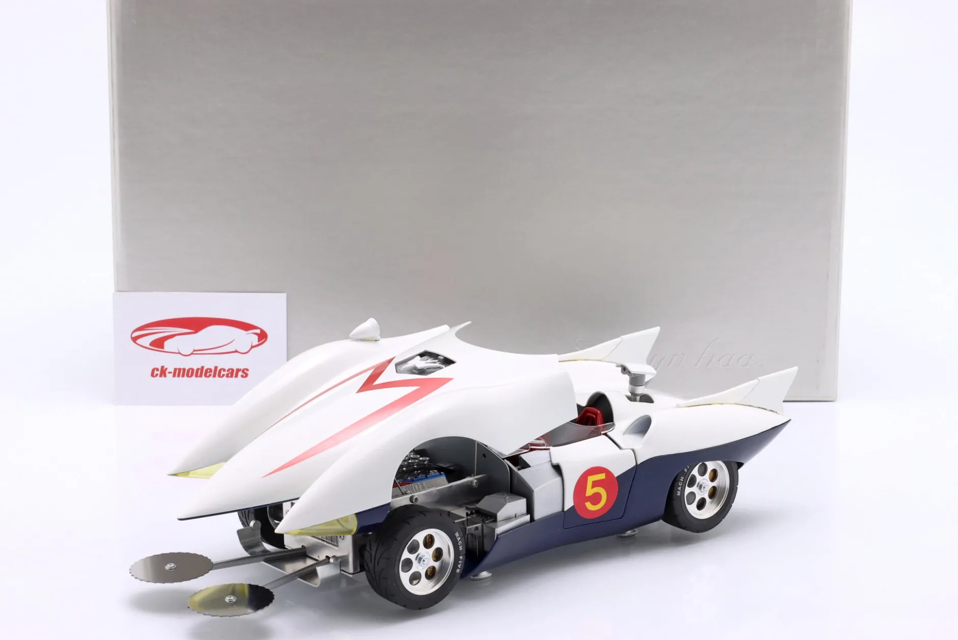 Hamilton Speed Racer Mach 5 weiß 1:18 Schwyn Haas
