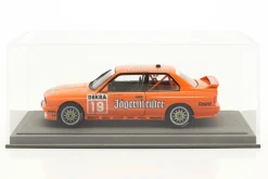 Hochwertige Acryl Vitrine für Modellautos im Maßstab 1:18 hellgrau BBR