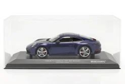 Hochwertige Acryl-Vitrine für Modellautos im Maßstab 1:18 mit Sockel SAFE