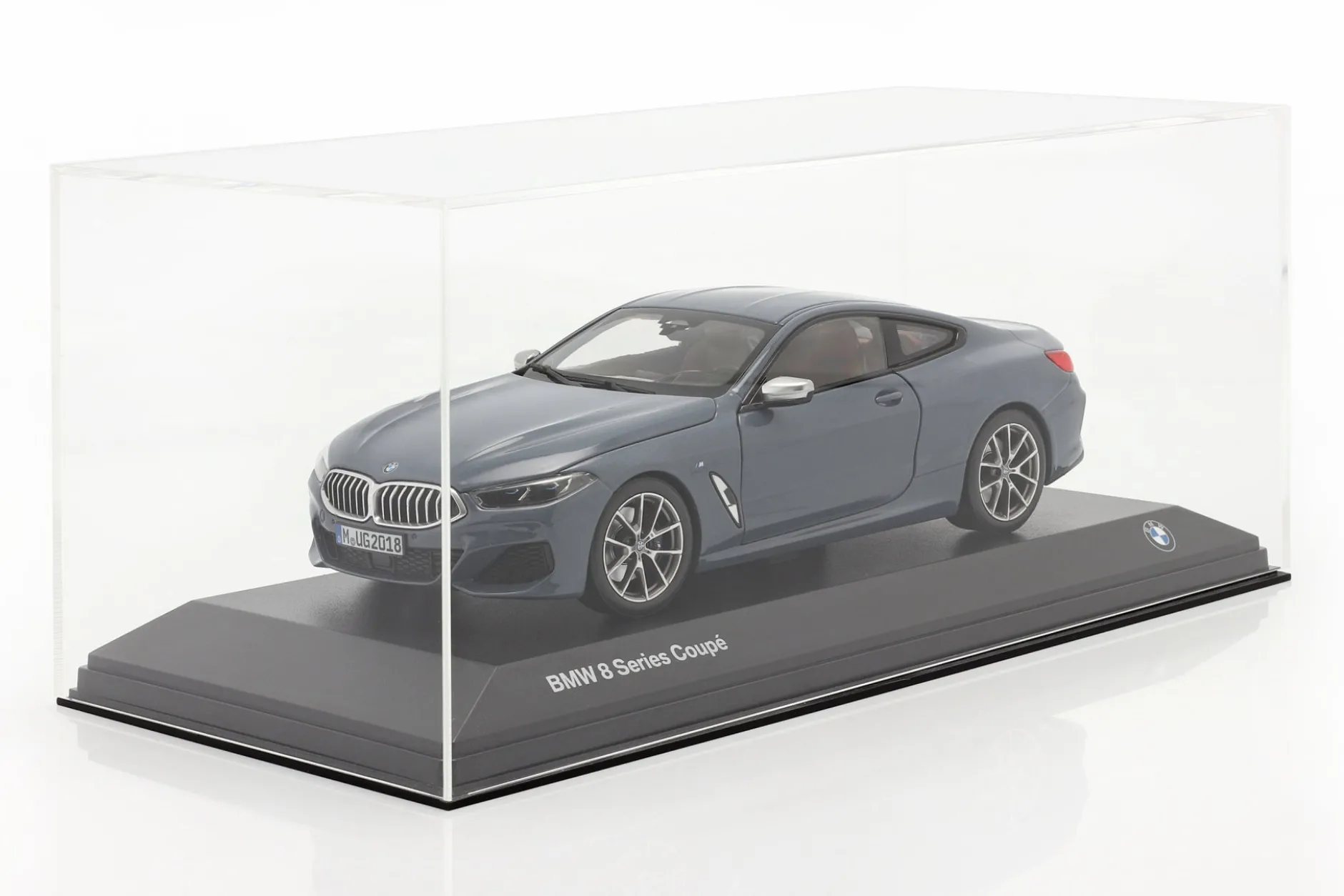 Hochwertige Acryl-Vitrine für Modellautos im Maßstab 1:18 mit Sockel SAFE