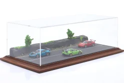 Hochwertige Acryl Vitrine mit Diorama-Bodenplatte Forest Road 1:43 Atlantic