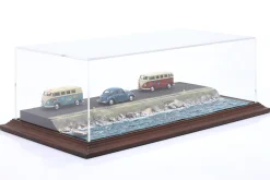 Hochwertige Acryl Vitrine mit Diorama-Bodenplatte Murefte - Sea Side 1:43 Atlantic
