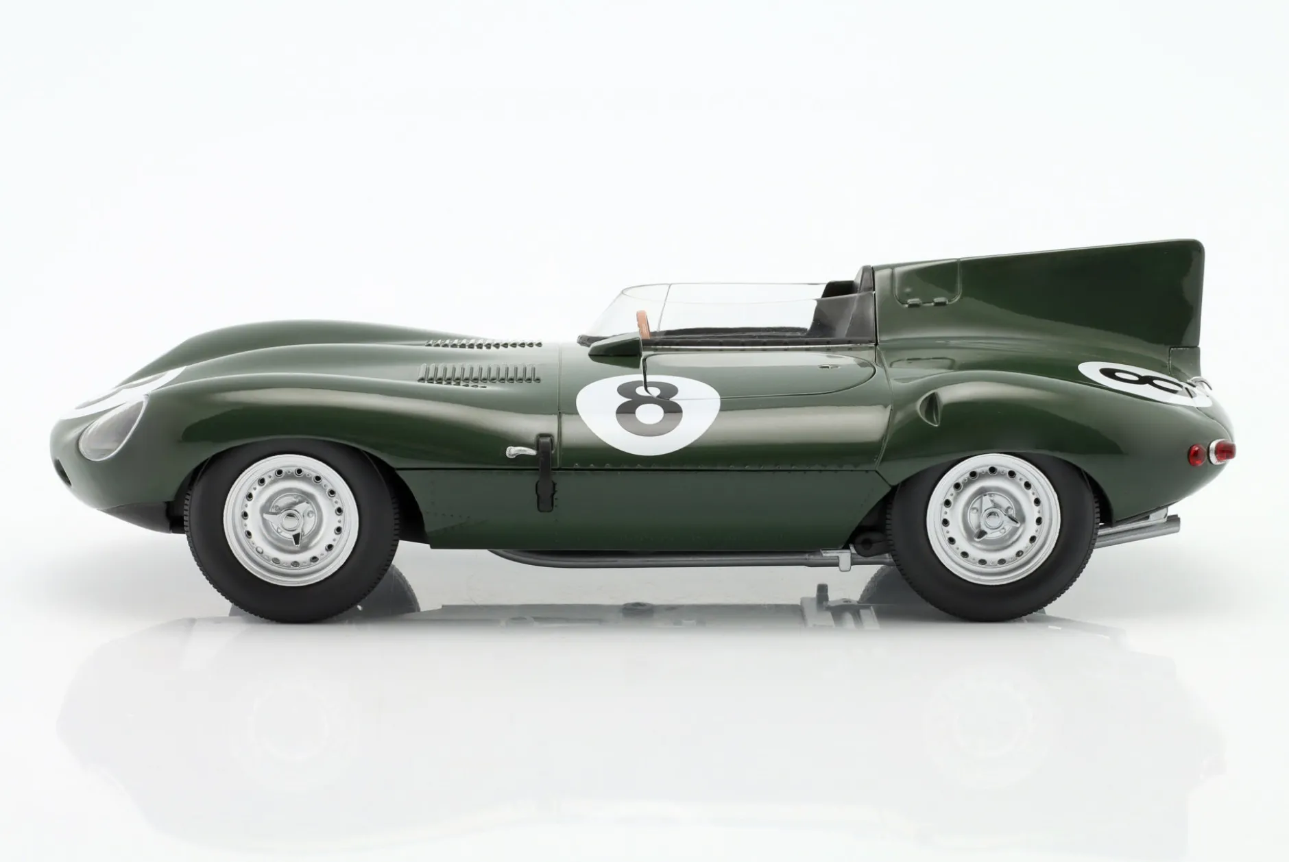 Jaguar D-Type #8 24h LeMans 1955 Beauman, Dewis 1:18 CMR