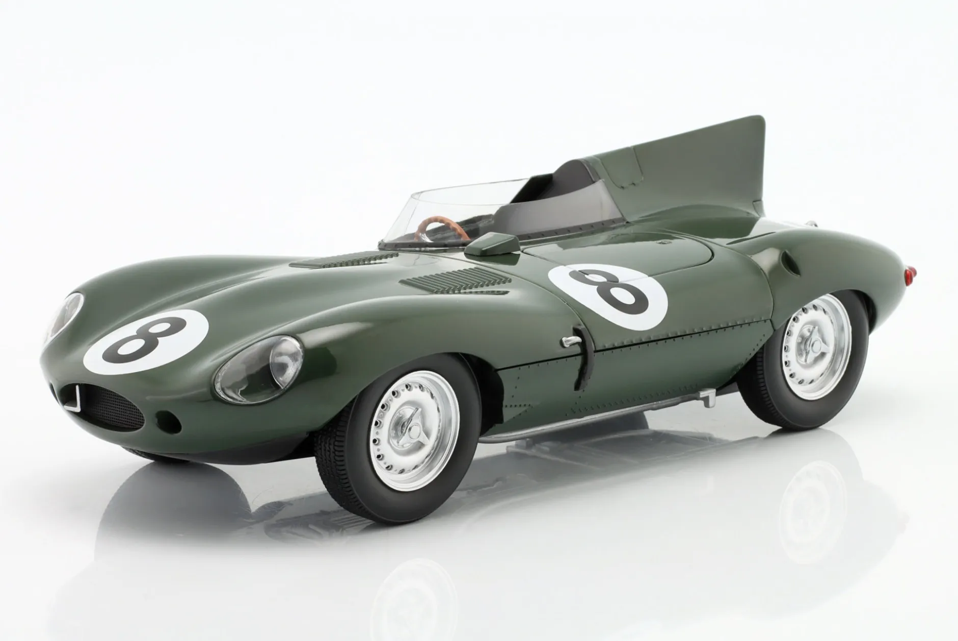 Jaguar D-Type #8 24h LeMans 1955 Beauman, Dewis 1:18 CMR