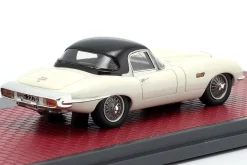Jaguar E-Type Roadster Italsuisse / Frua Closed Top Baujahr 1964 weiß 1:43 Matrix
