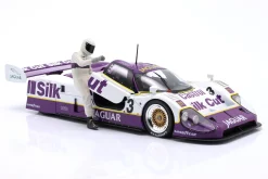 Jaguar XJR-12 #3 Sieger 24h LeMans 1990 mit Fahrerfigur 1:18 CMR