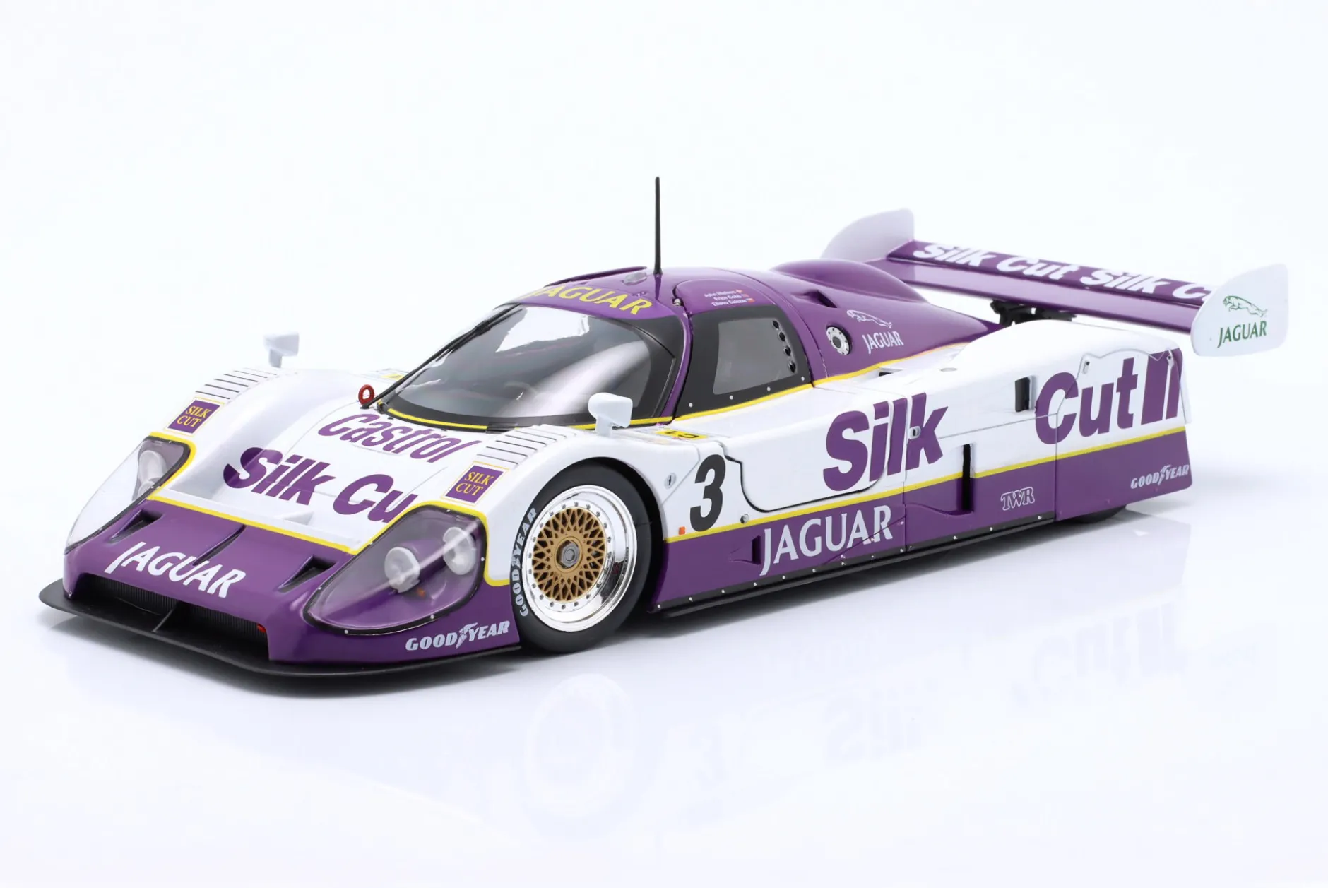 Jaguar XJR-12 #3 Sieger 24h LeMans 1990 Nielsen, Cobb, Brundle 1:18 CMR