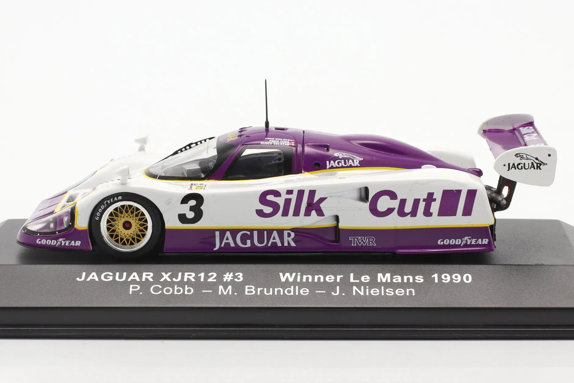 Jaguar XJR-12 #3 Sieger 24h LeMans 1990 Nielsen, Cobb, Brundle 1:43 Ixo