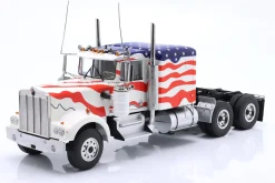 Kenworth W900 Sattelzugmaschine weiß / blau / rot 1:18 Road Kings