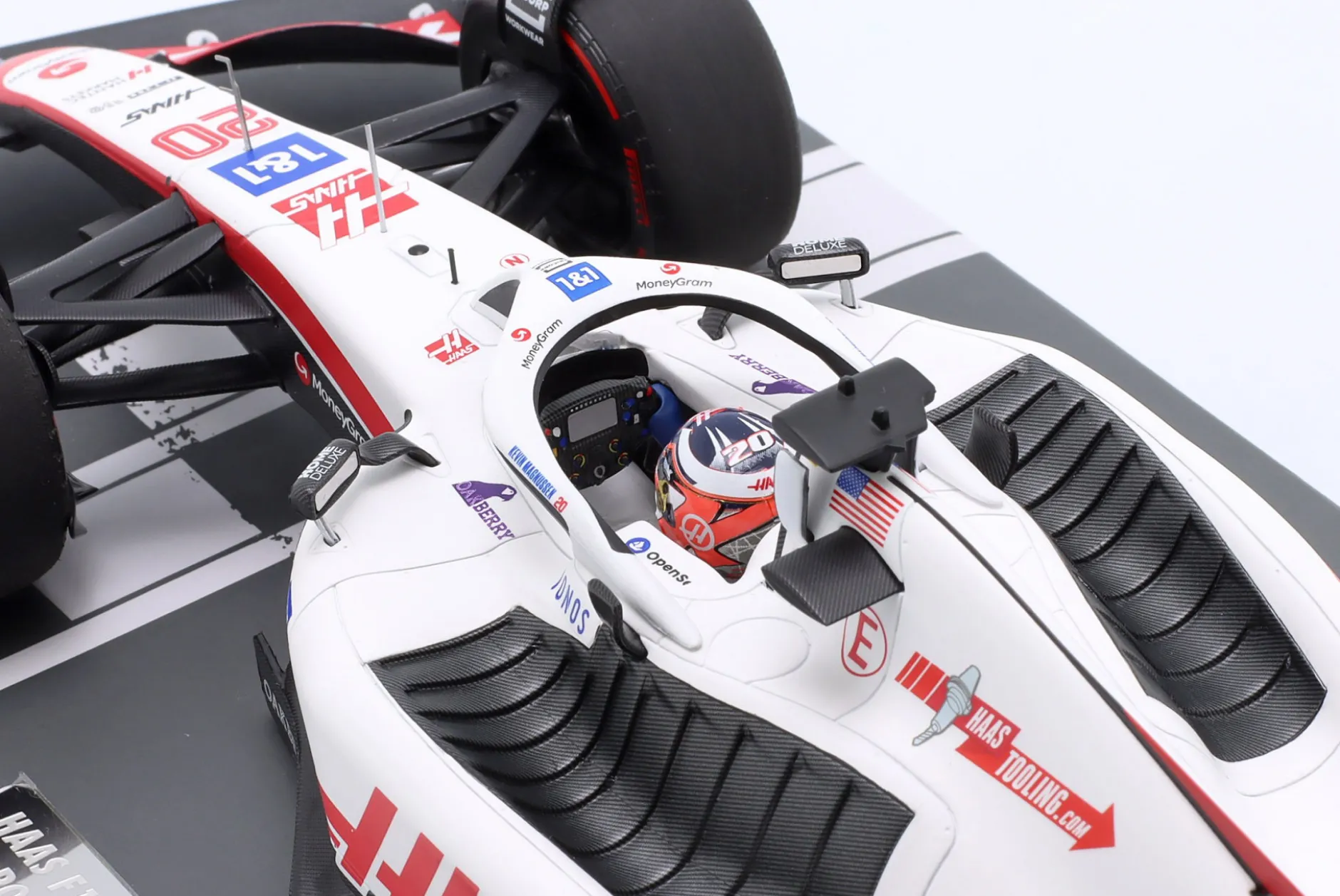 Kevin Magnussen Haas VF-22 #20 Brasilien GP Formel 1 2022 1:18 Minichamps