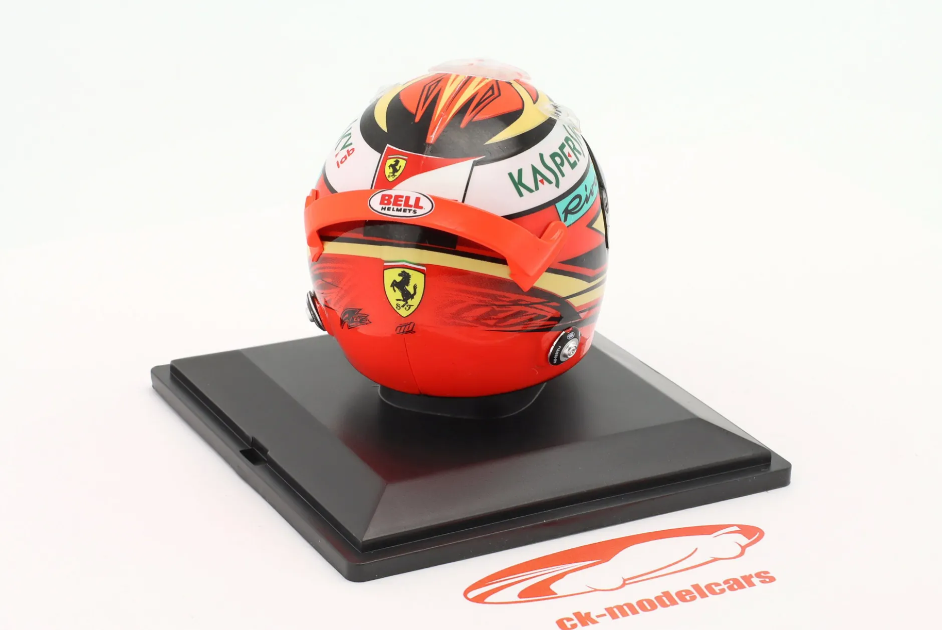 Kimi Raikkönen #7 Scuderia Ferrari Formel 1 2017 Helm 1:5 Spark Editions