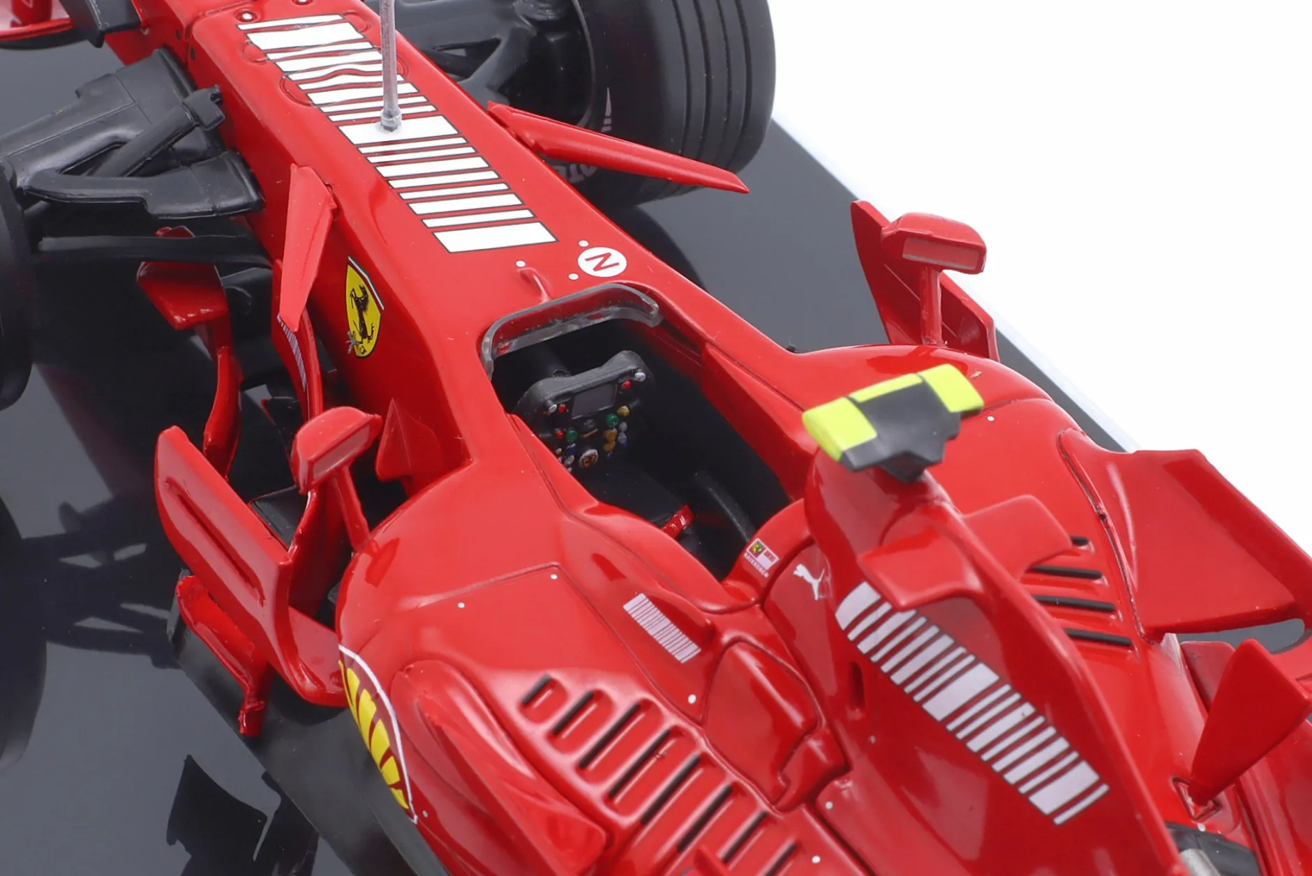 Kimi Räikkönen Ferrari F2007 #6 Formel 1 Weltmeister 2007 1:24 Premium Collectibles