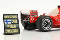 Kimi Räikkönen Formel 1 Weltmeister 2007 Boxentafel 1:18 Cartrix
