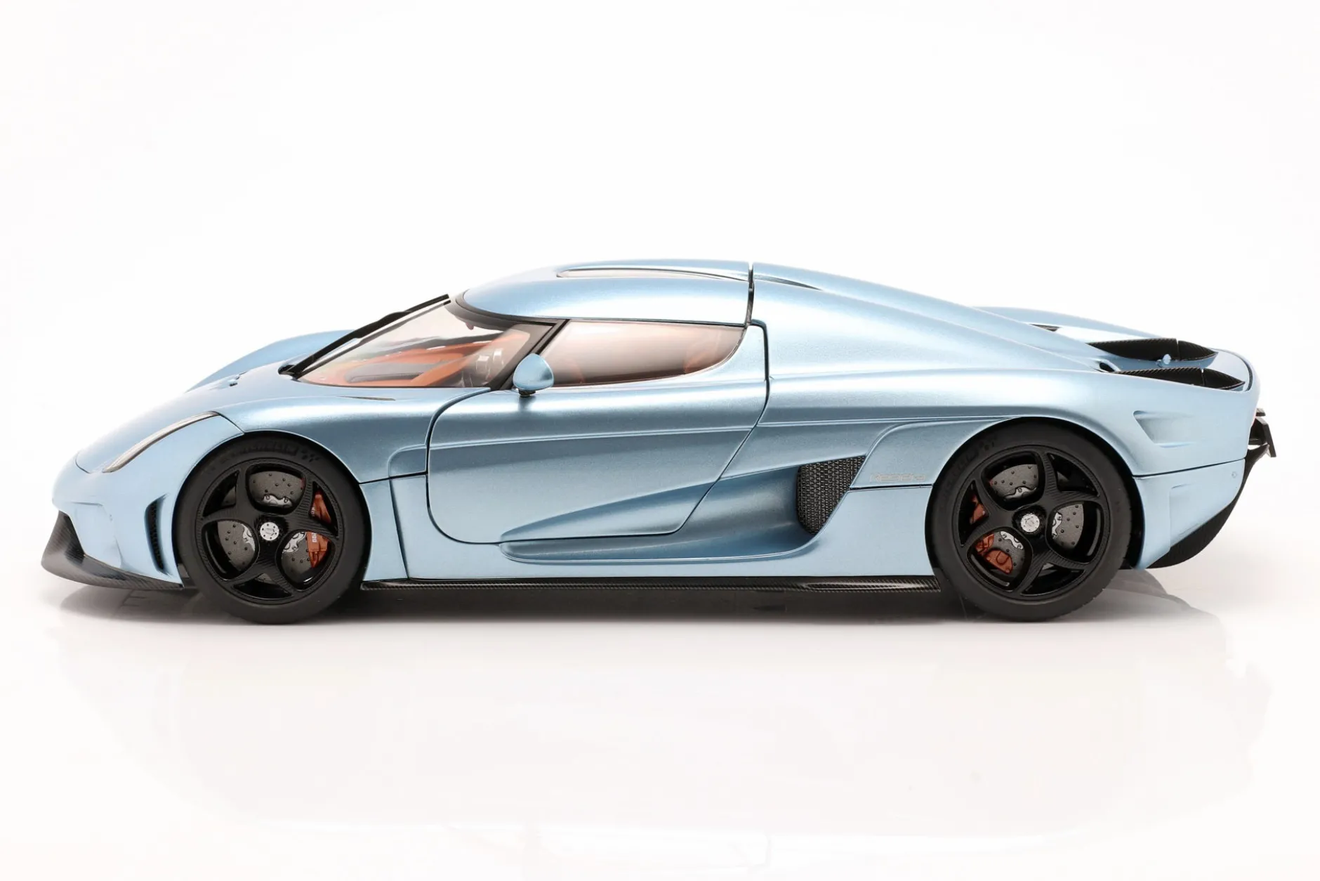Koenigsegg Regera Baujahr 2016 horizontblau 1:18 AUTOart
