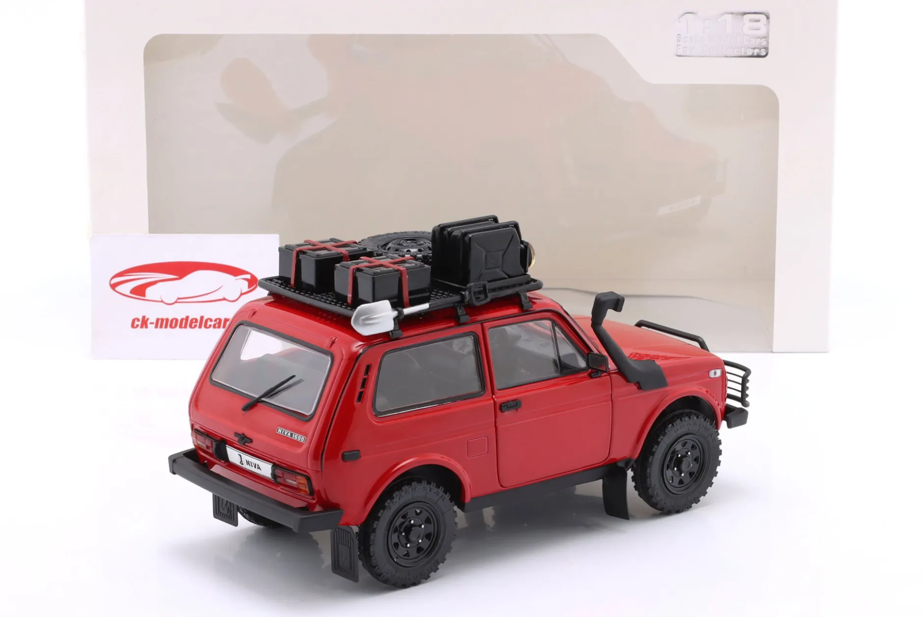 Lada Niva 4x4 Baujahr 1980 rot 1:18 Solido