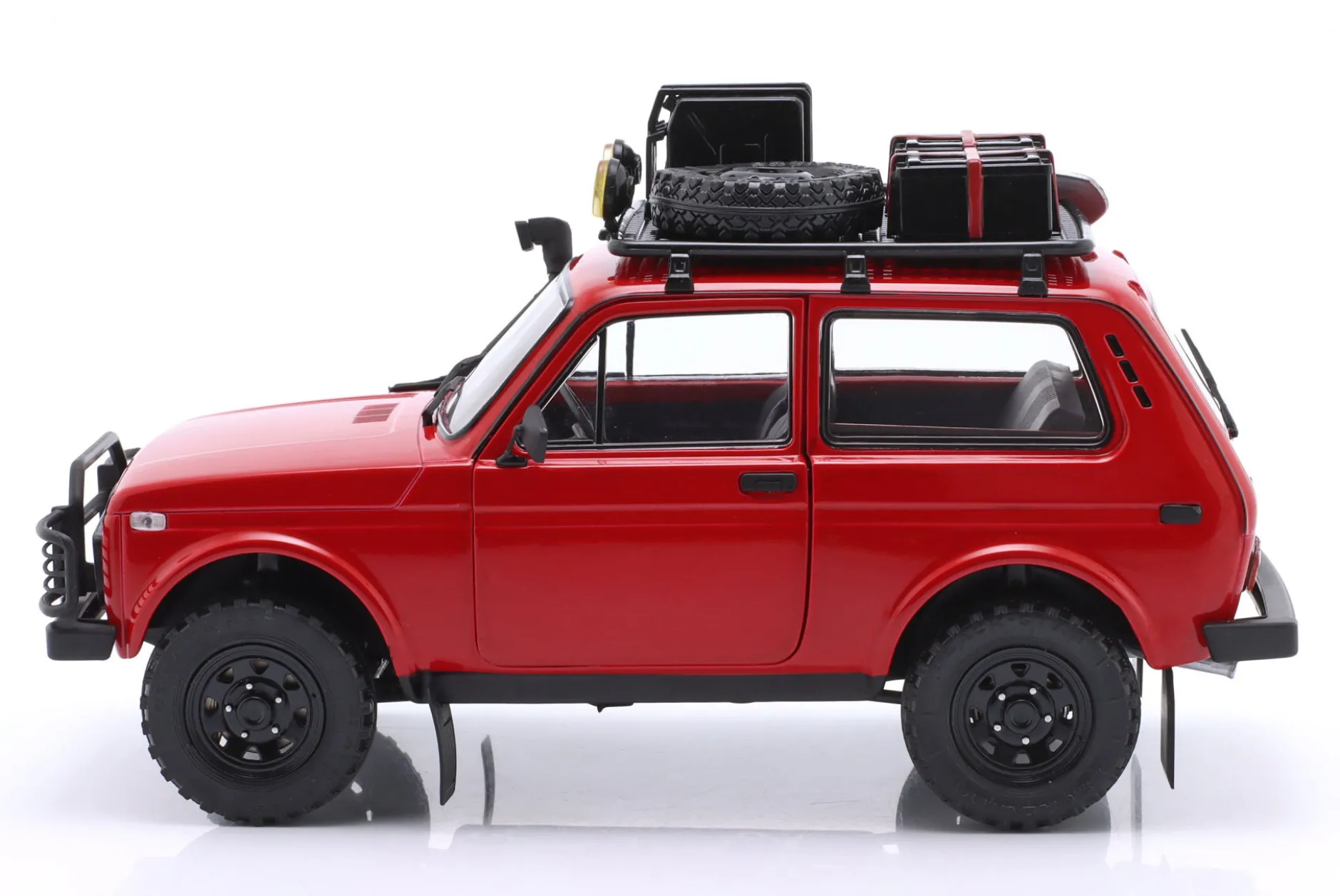 Lada Niva 4x4 Baujahr 1980 rot 1:18 Solido