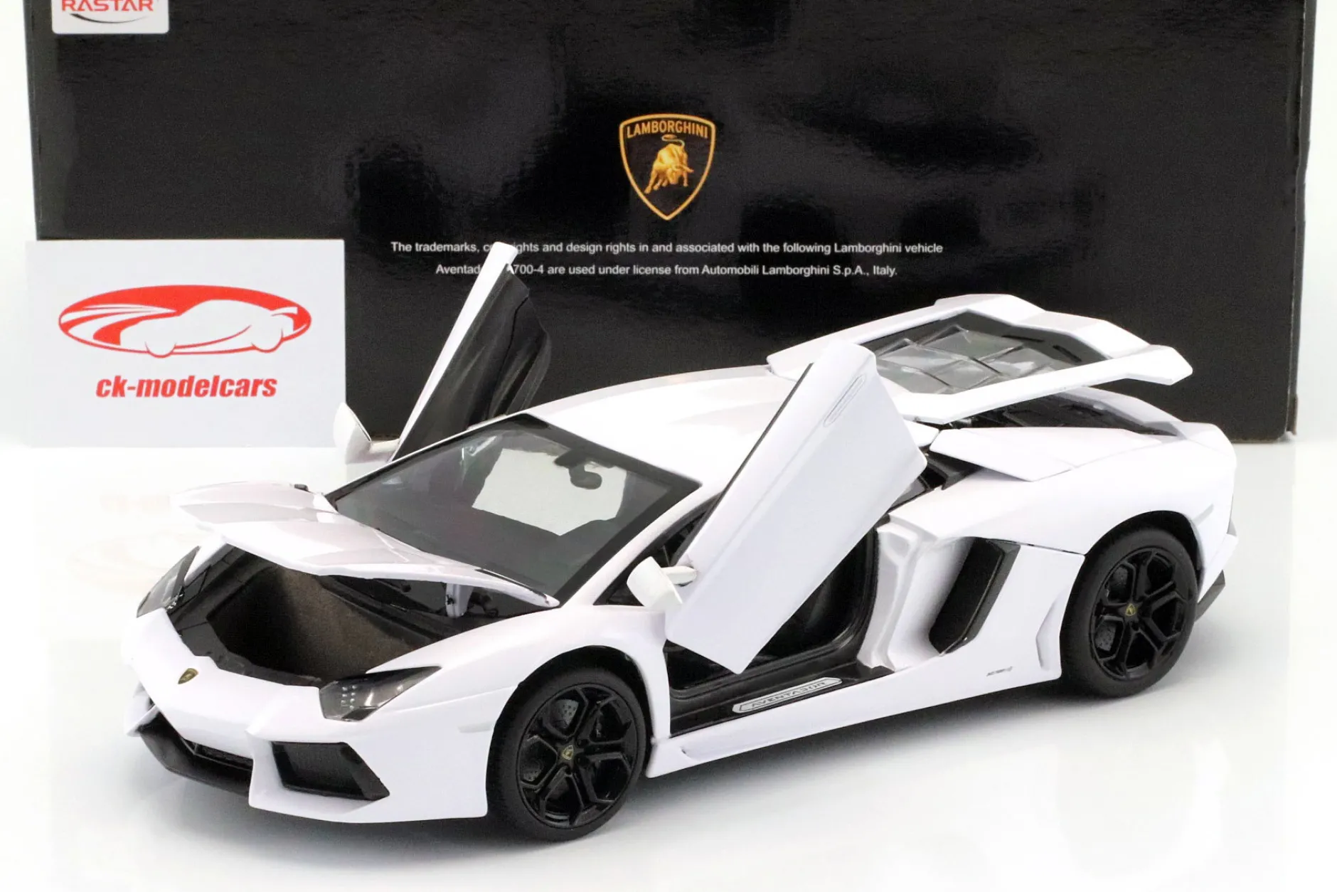Lamborghini Aventador 700-4 weiß 1:18 Rastar