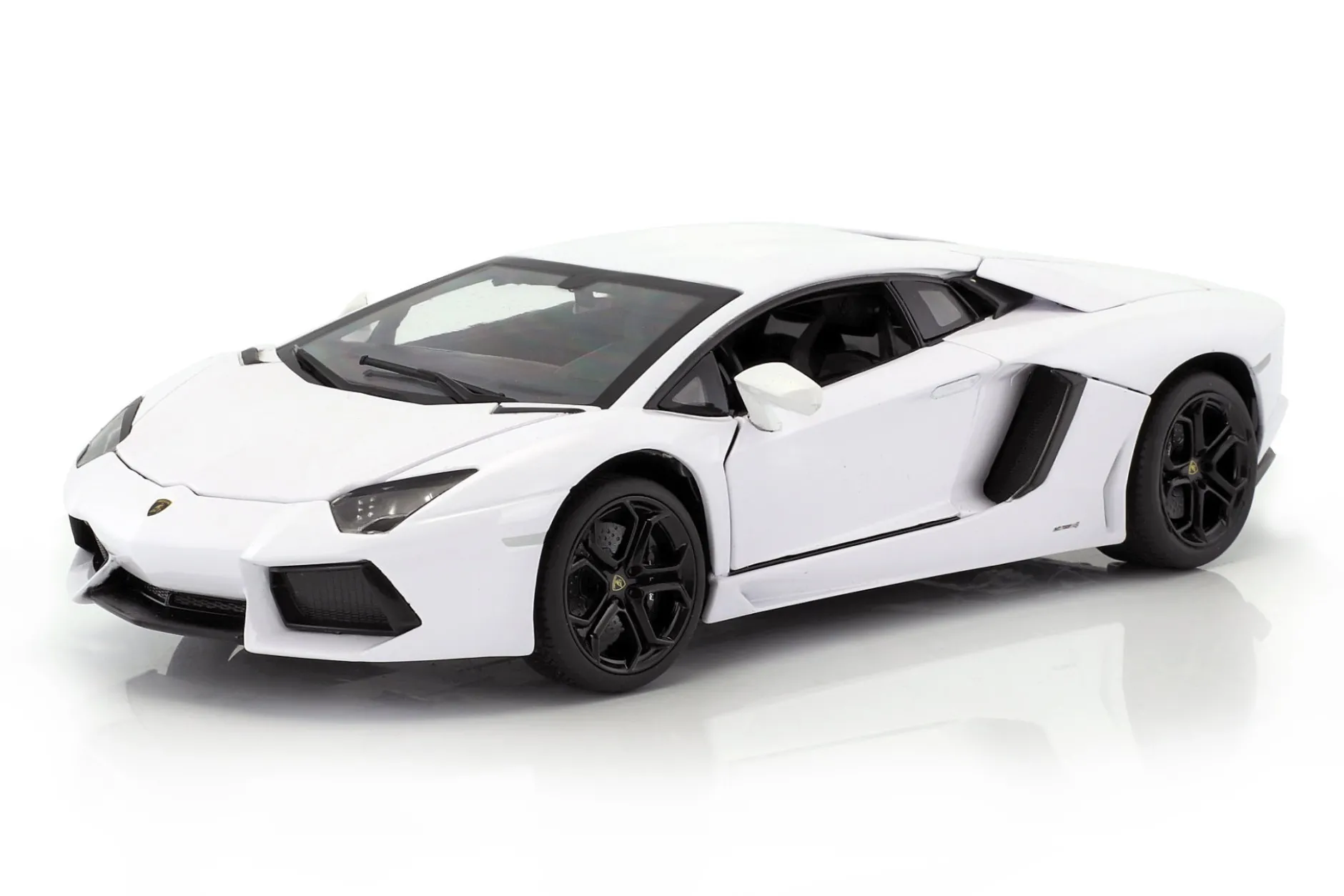 Lamborghini Aventador 700-4 weiß 1:18 Rastar