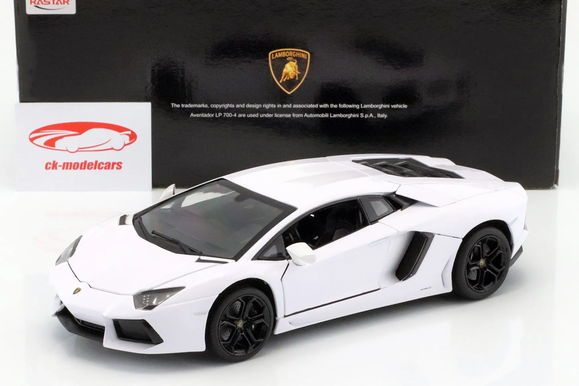 Lamborghini Aventador 700-4 weiß 1:18 Rastar