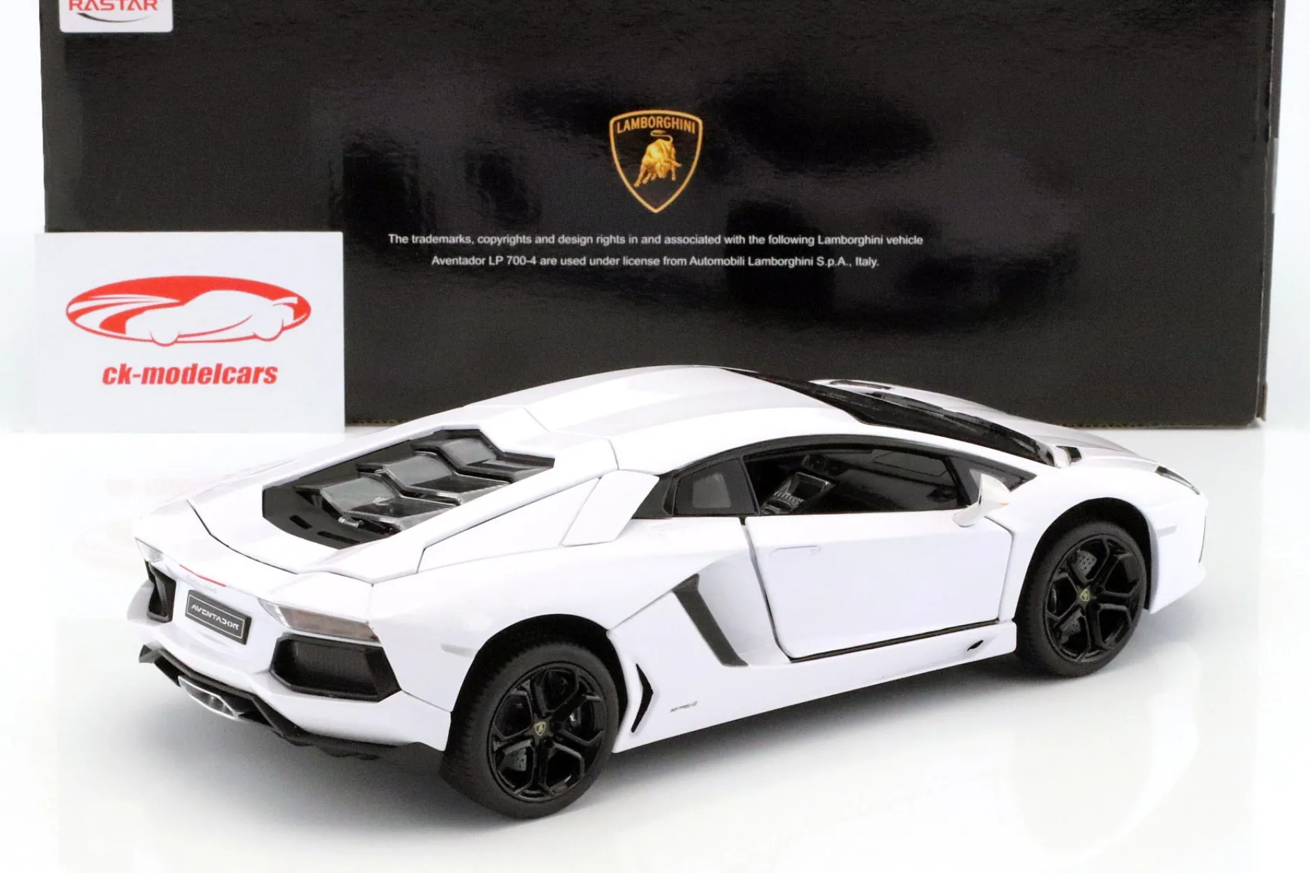 Lamborghini Aventador 700-4 weiß 1:18 Rastar