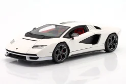 Lamborghini Countach LPI 800-4 Baujahr 2022 weiß 1:24 Bburago
