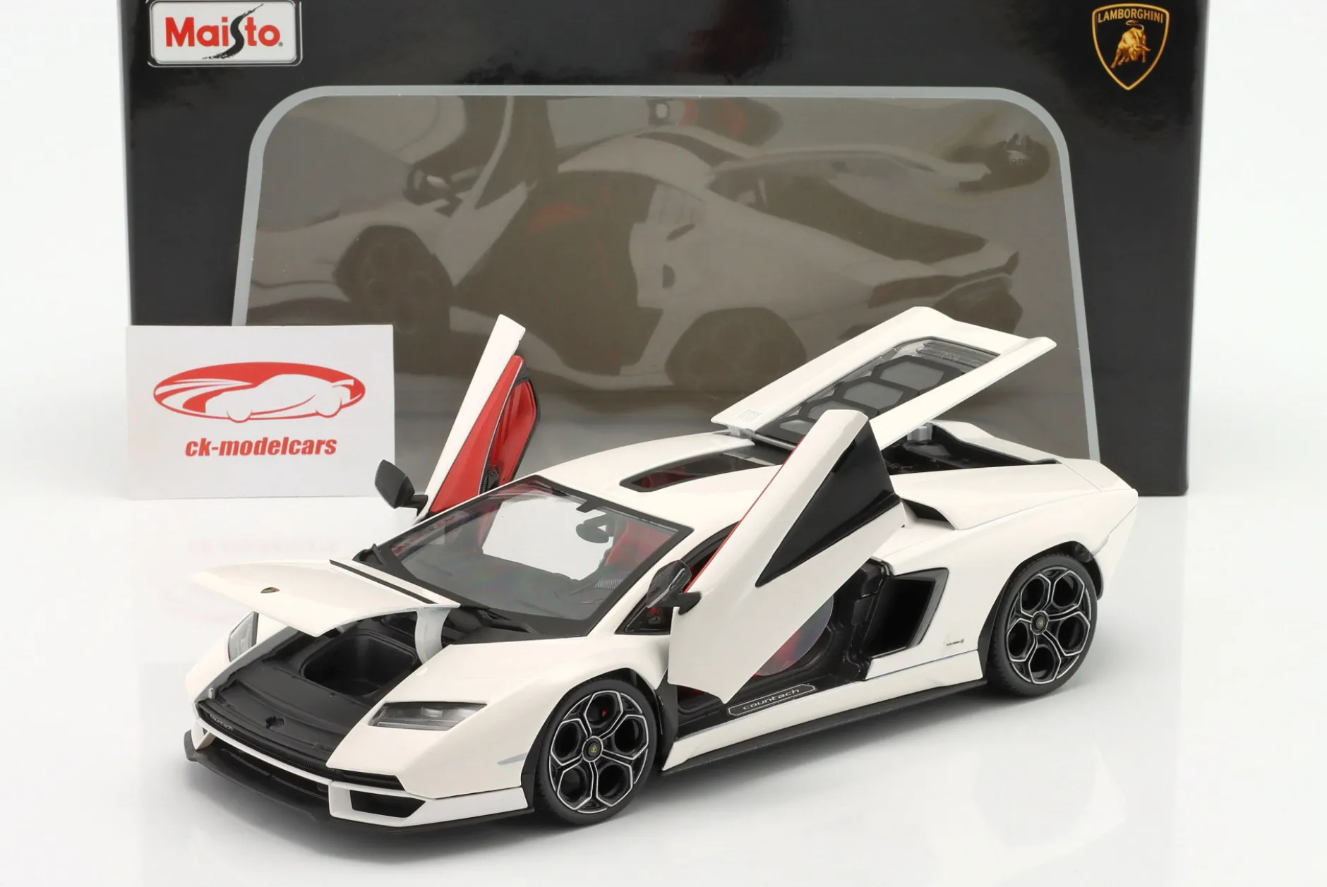 Lamborghini Countach LPI 800-4 Baujahr 2022 weiß 1:18 Maisto