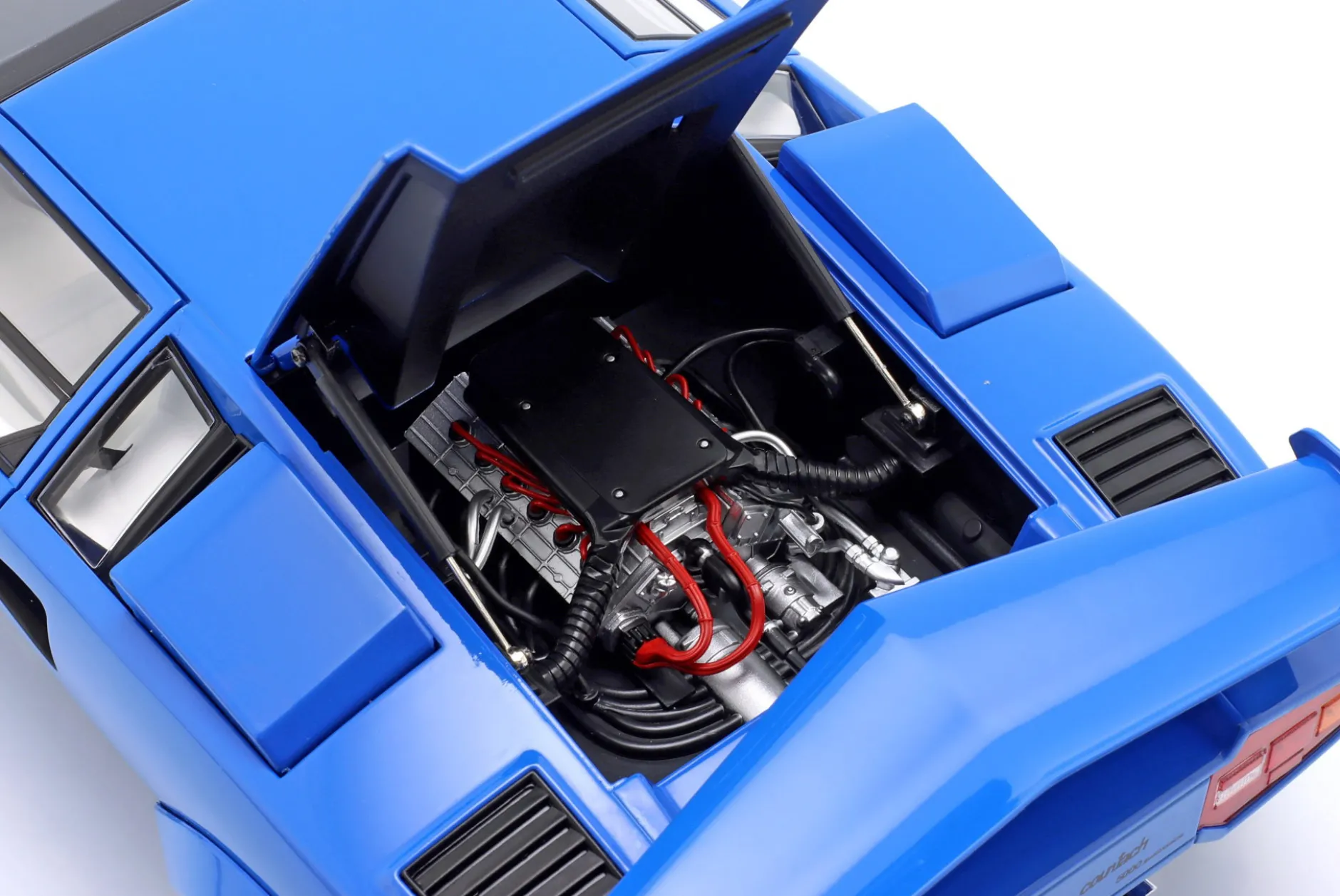Lamborghini Countach LP5000S QV Baujahr 1985 blau 1:12 KK-Scale
