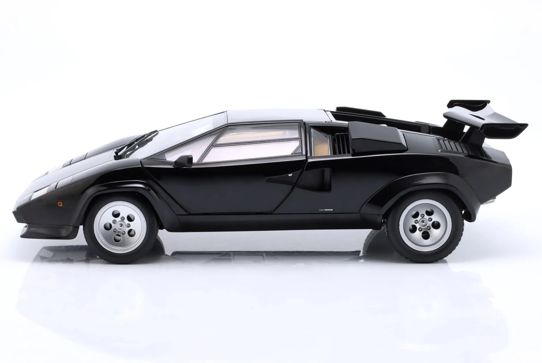 Lamborghini Countach LP 5000 S QV Baujahr 1985 schwarz 1:12 KK-Scale
