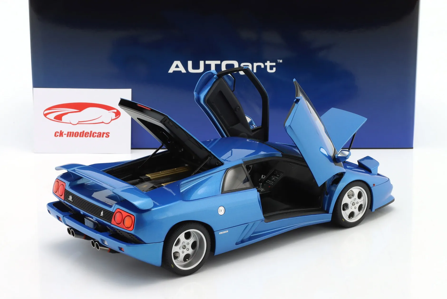 Lamborghini Diablo SE30 Baujahr 1993 blau metallic 1:18 AUTOart