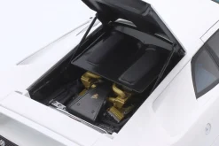 Lamborghini Diablo SE30 Jota Baujahr 1995 impact weiß 1:18 AUTOart