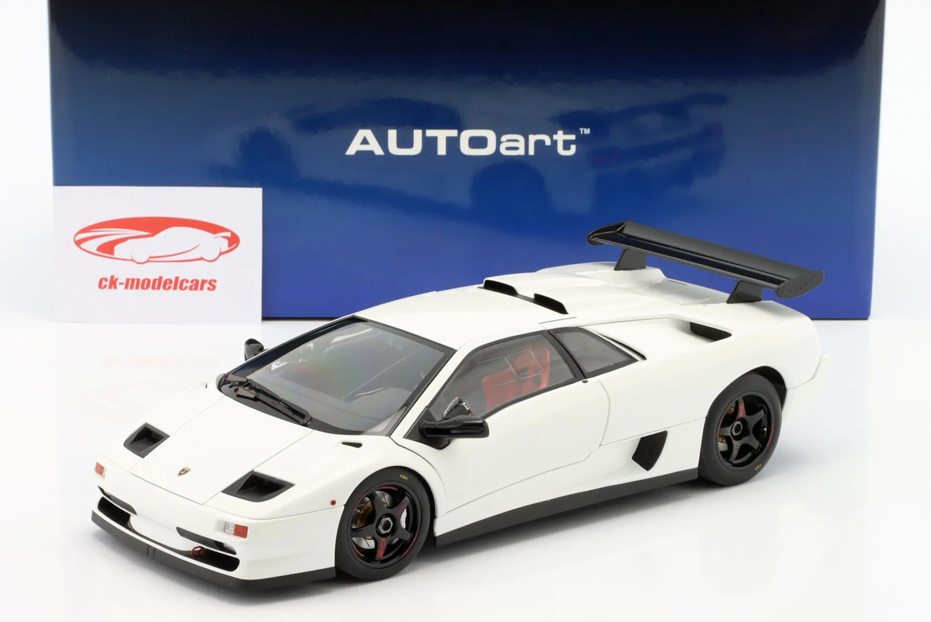 Lamborghini Diablo SV R Baujahr 1996 weiß 1:18 AUTOart